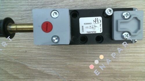 120.000153/76.087.97.00 vanne