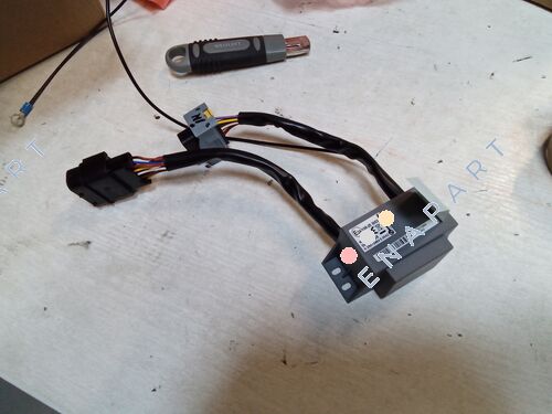 000.310.05 ADAPTATEUR LED. FLÈCHES