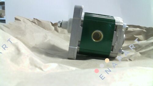 X1P2102FBBA XP105 — POMPE EUROPÉENNE STANDARD — BRIDE Ø25.4 — ARBRE CONIQUE — ORIFICES BSPP